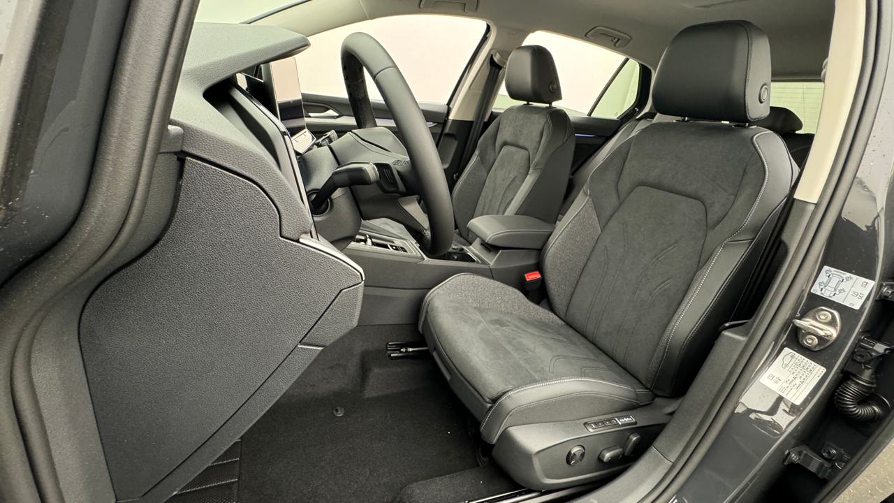 VW<br>Golf VIII 1.5 TSI PHEV Limited