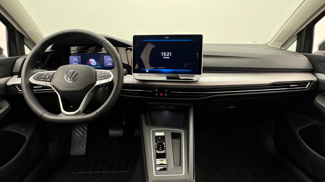 VW<br>Golf VIII 1.5 TSI PHEV Limited