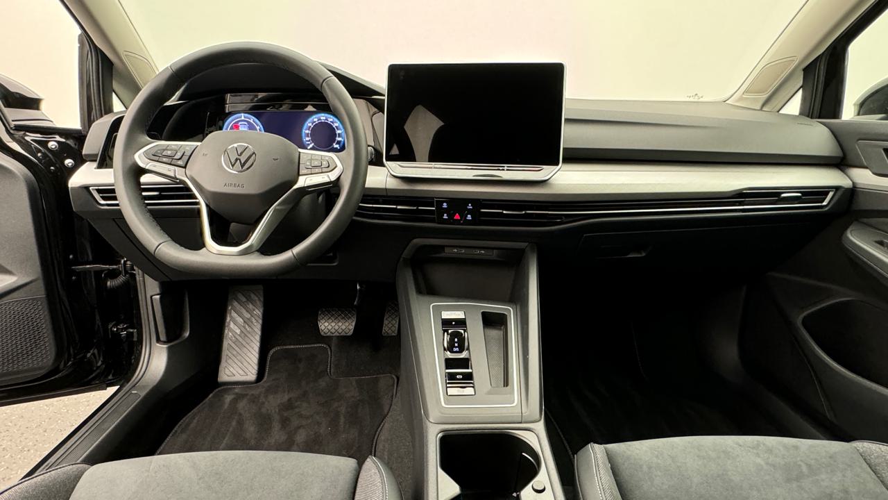 VW<br>Golf VIII 1.5 TSI PHEV Limited