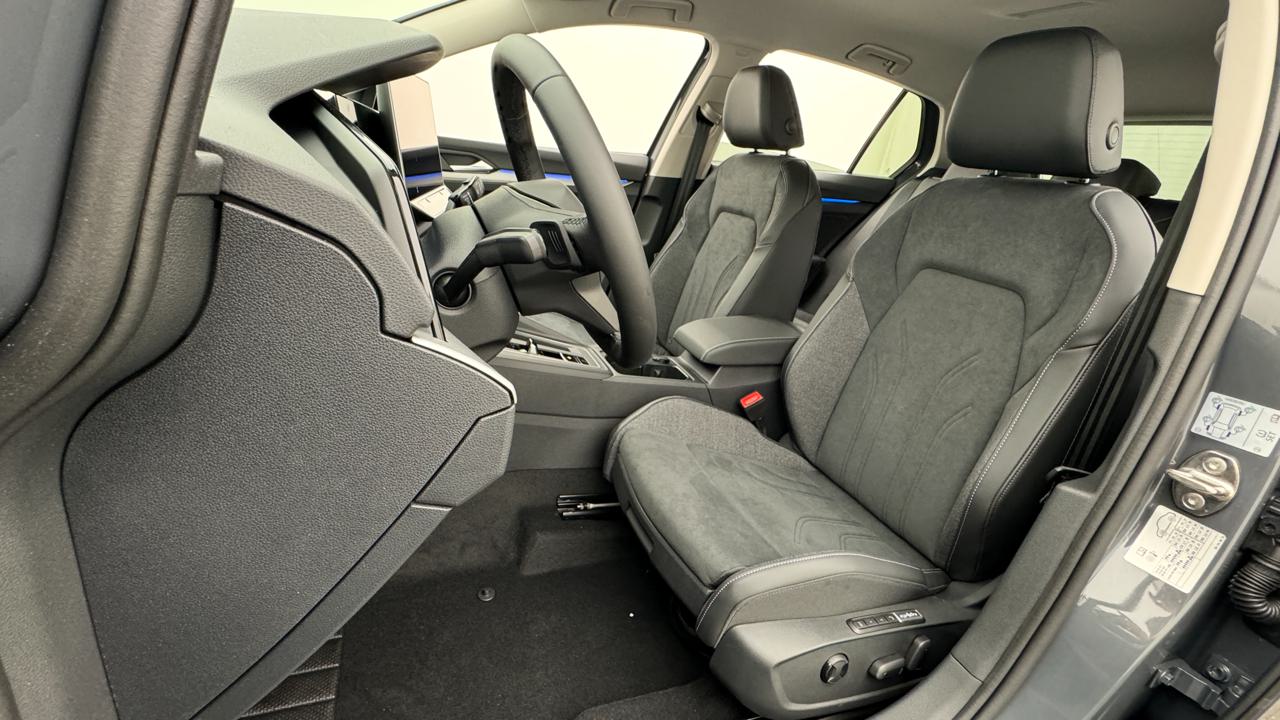 VW<br>Golf VIII 1.5 TSI PHEV Limited