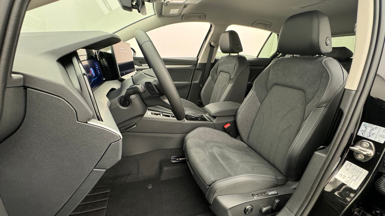 VW<br>Golf VIII 1.5 TSI PHEV Limited