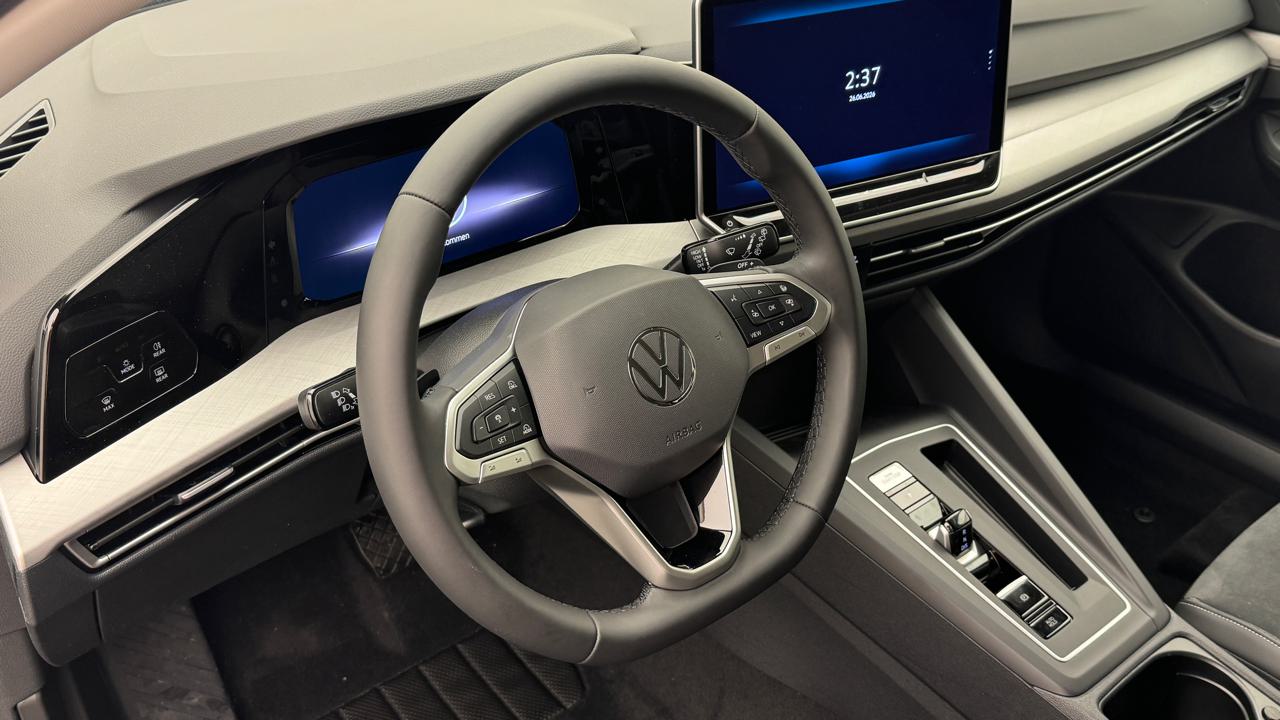 VW<br>Golf VIII 1.5 TSI PHEV Limited