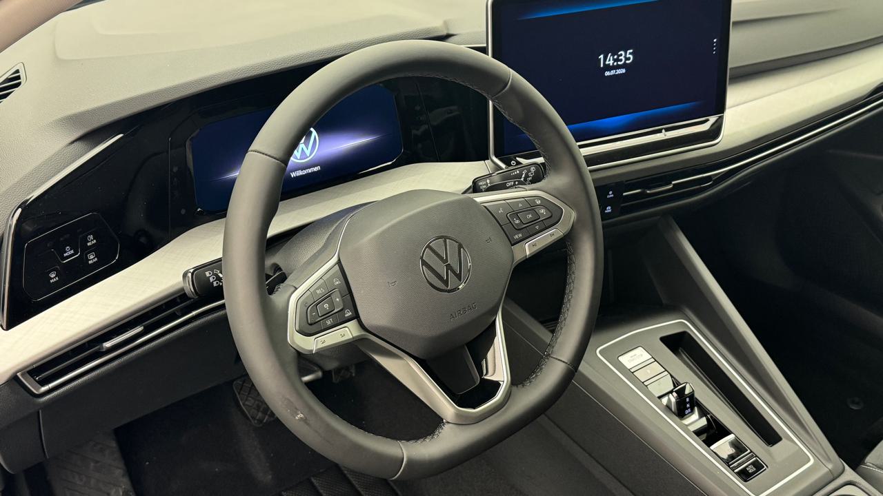 VW<br>Golf VIII 1.5 TSI PHEV Limited