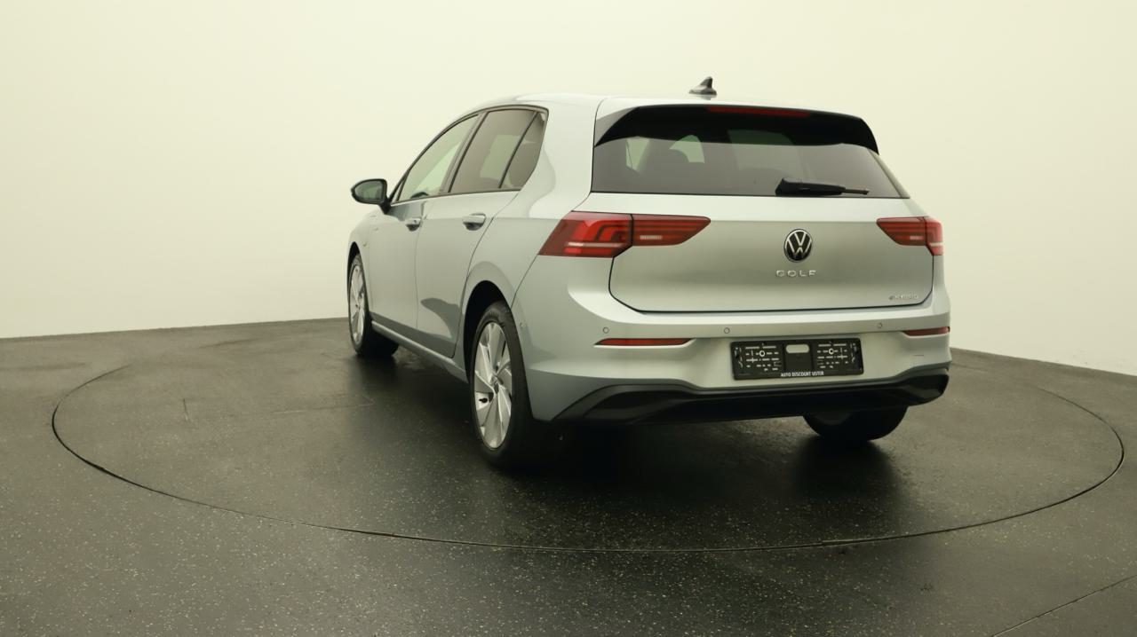 VW<br>Golf VIII 1.5 TSI PHEV Limited