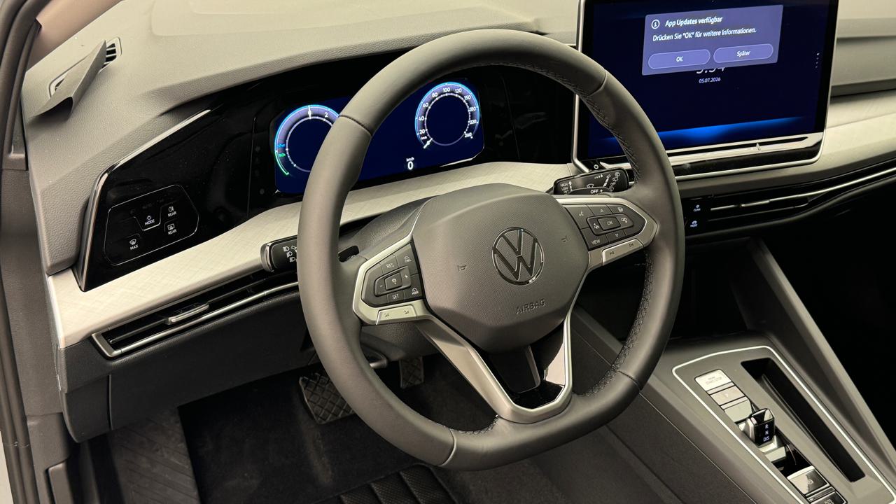 VW<br>Golf VIII 1.5 TSI PHEV Limited