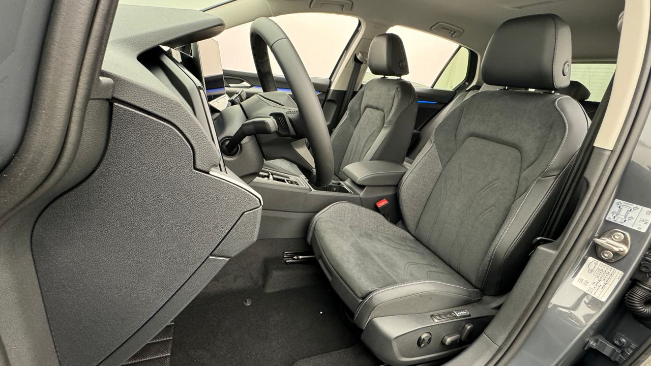 VW<br>Golf VIII 1.5 TSI PHEV Limited