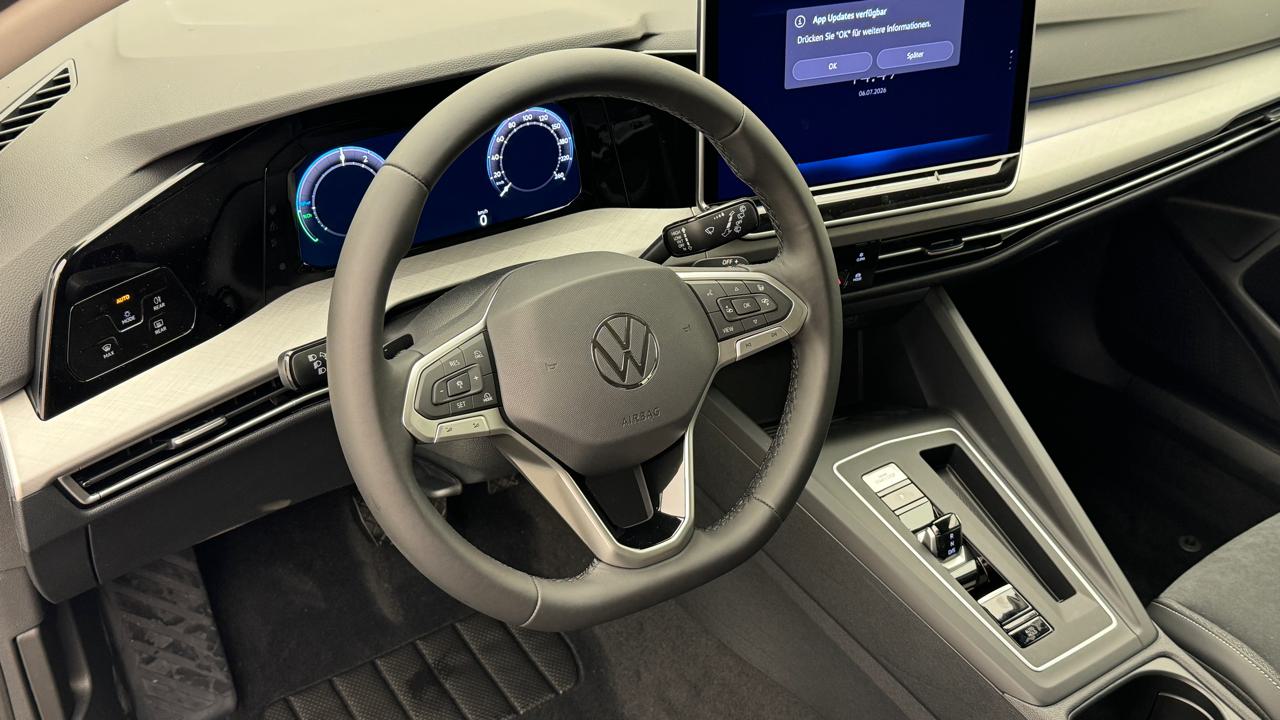 VW<br>Golf VIII 1.5 TSI PHEV Limited