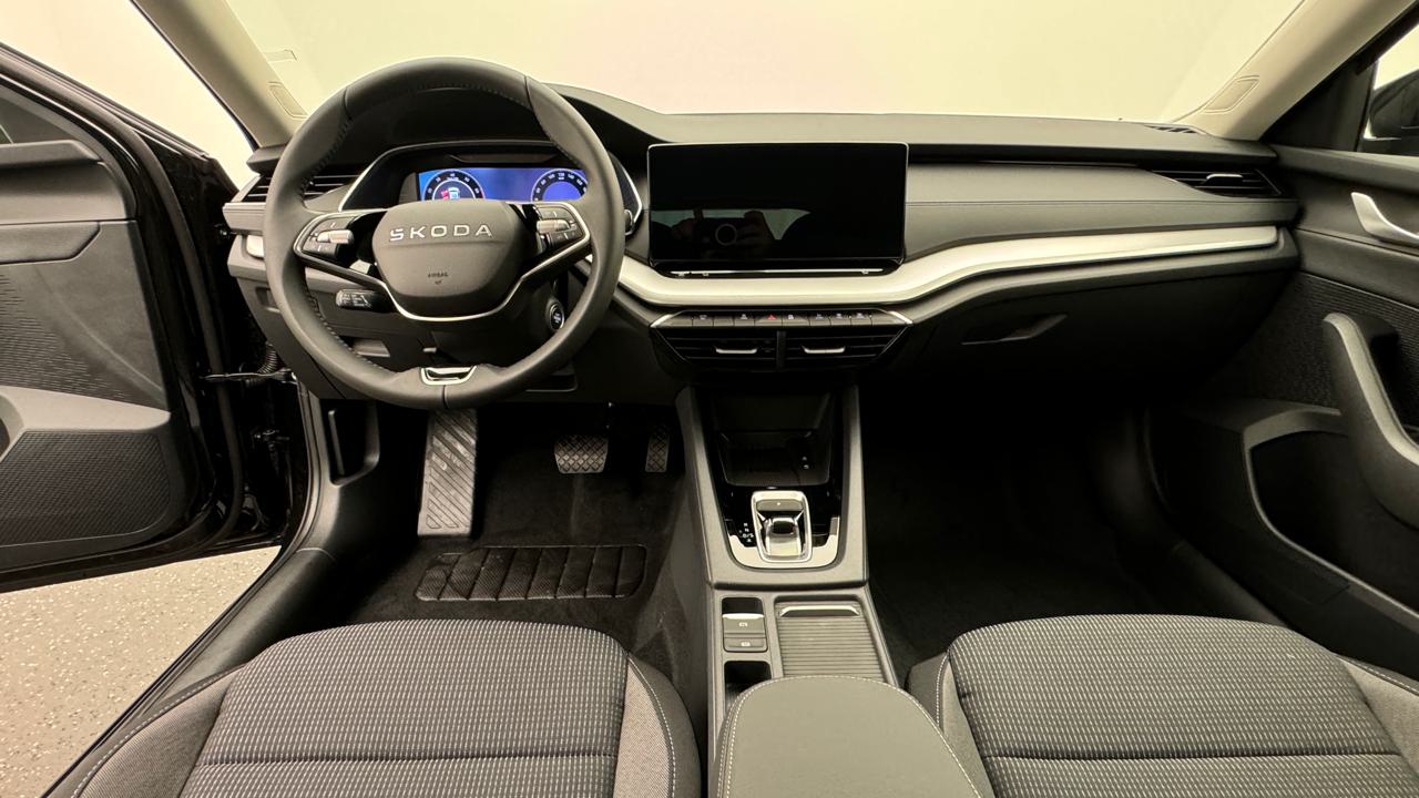 Skoda<br>Octavia Combi 1.5 TSI mHEV DSG Selection
