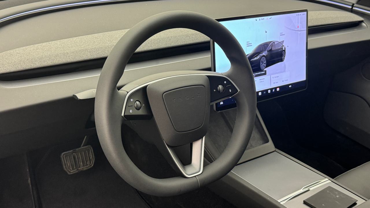 Tesla<br>Model 3 Long Range Dual Motor AWD