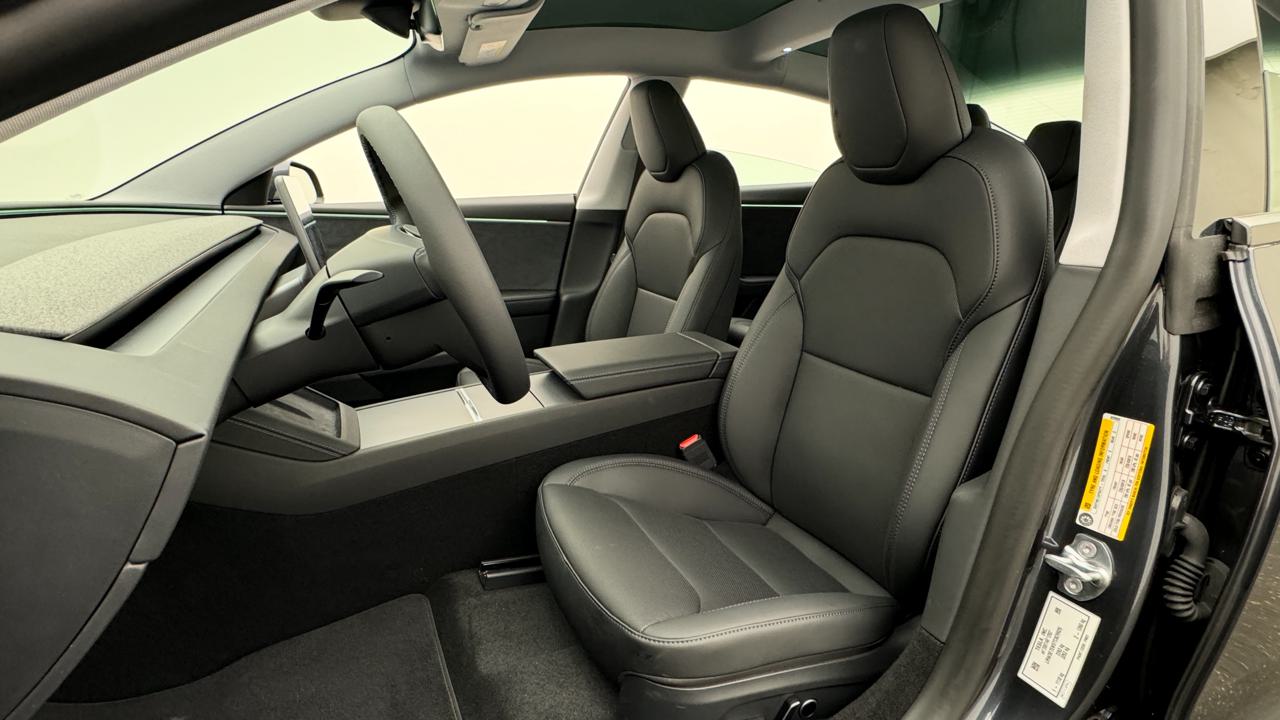 Tesla<br>Model 3 Long Range Dual Motor AWD