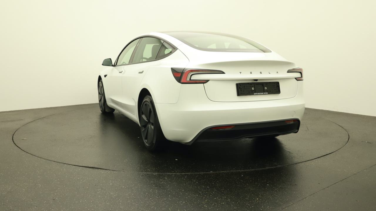 Tesla<br>Model 3 Long Range RWD
