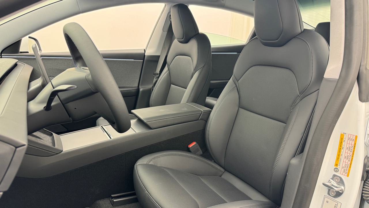 Tesla<br>Model 3 Long Range RWD