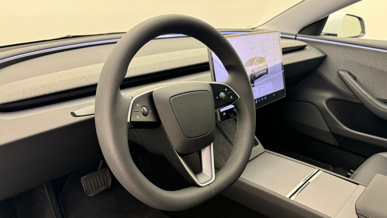 Tesla<br>Model 3 Long Range RWD
