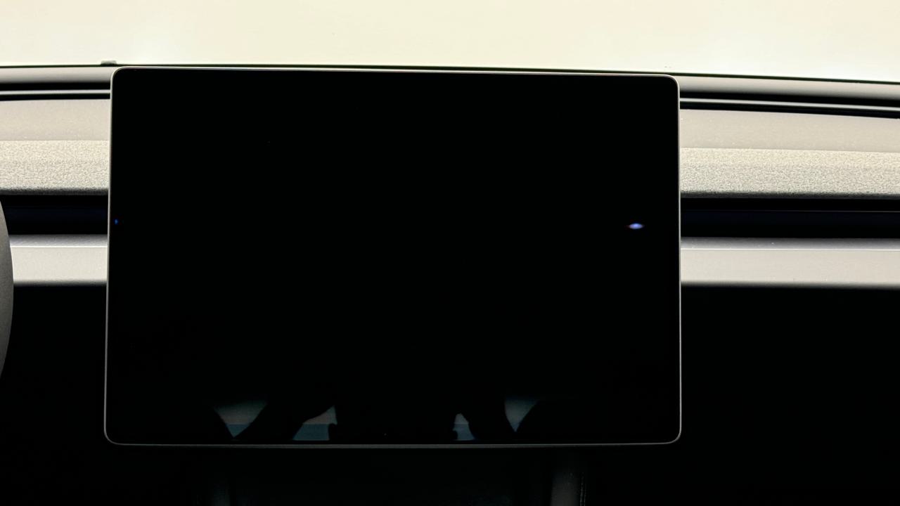 Tesla<br>Model 3 Long Range RWD