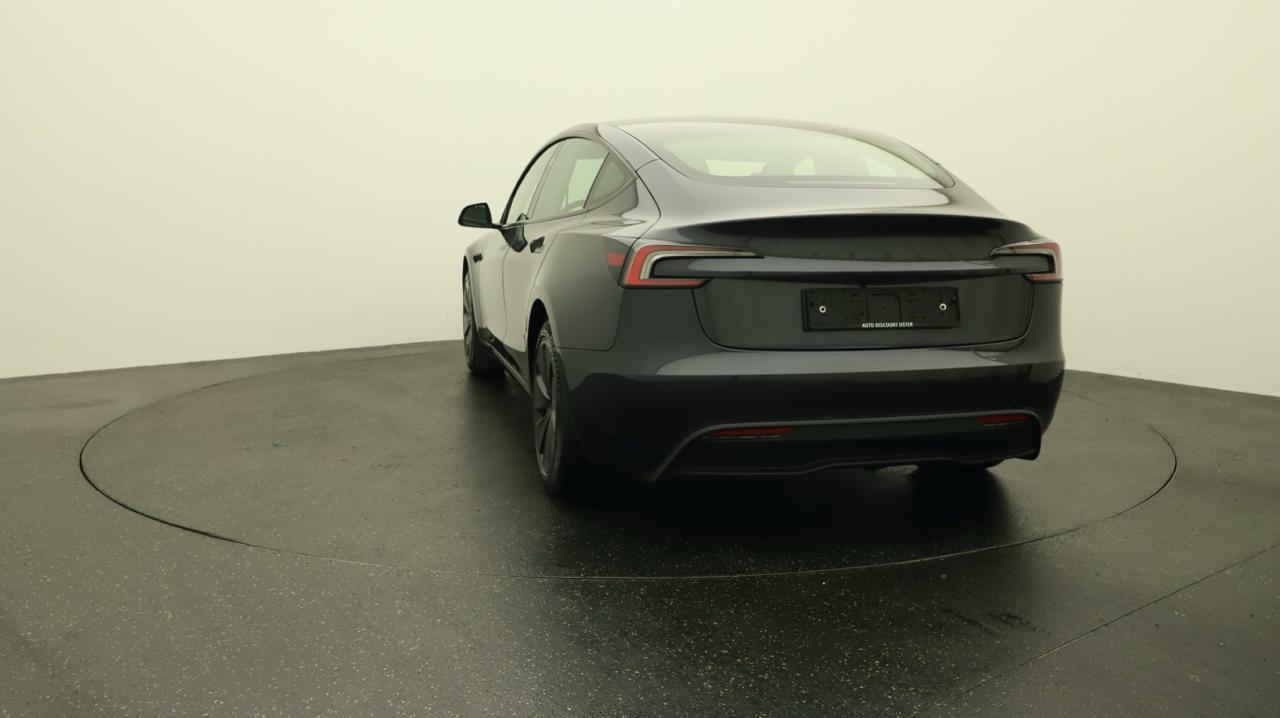 Tesla<br>Model 3 Long Range RWD
