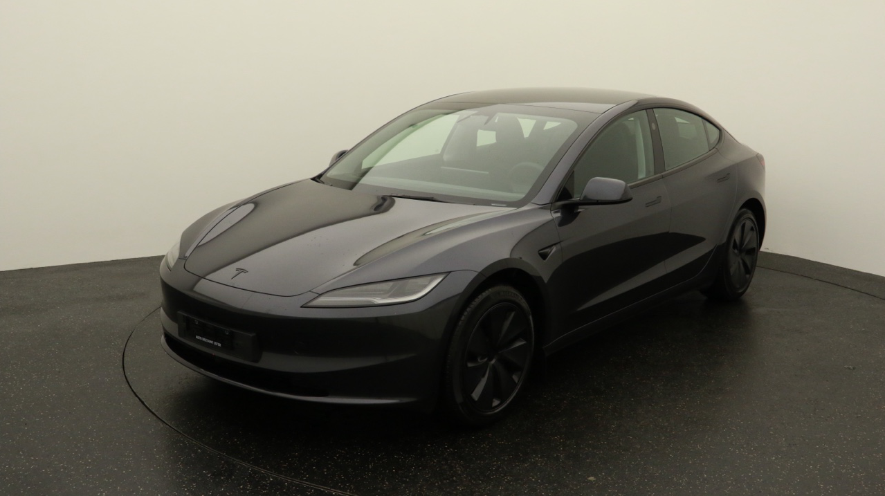Tesla<br>Model 3 Long Range RWD