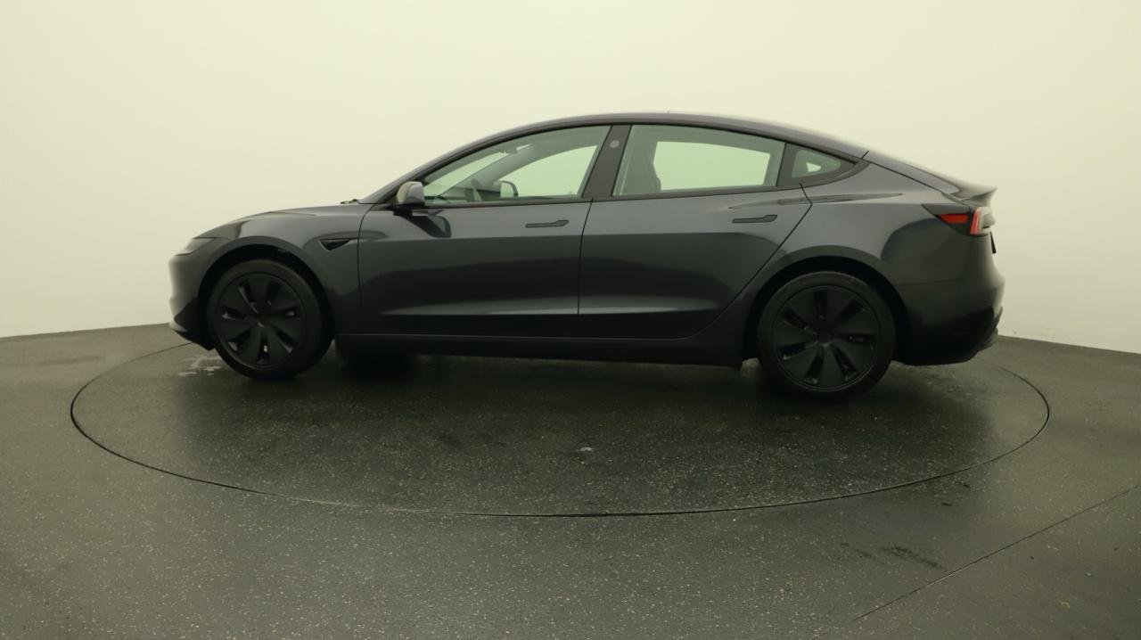 Tesla<br>Model 3 Long Range RWD