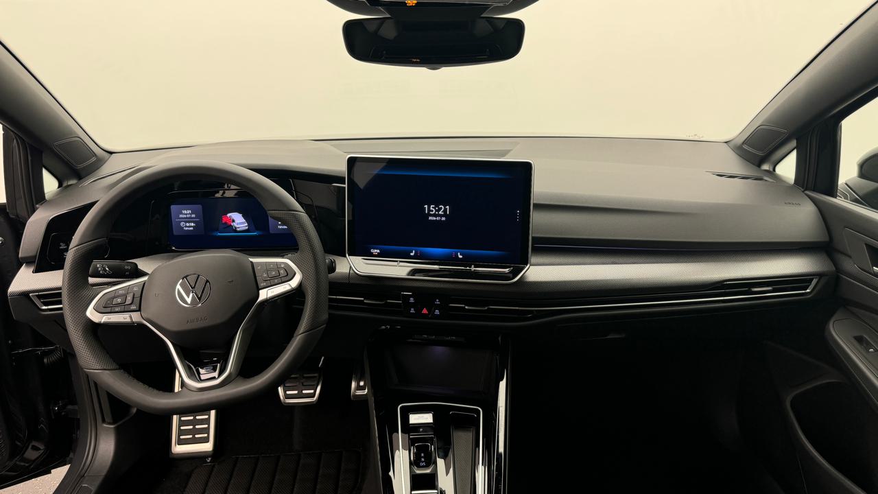VW<br>Golf VIII Variant 1.5 eTSI mHEV R-Line