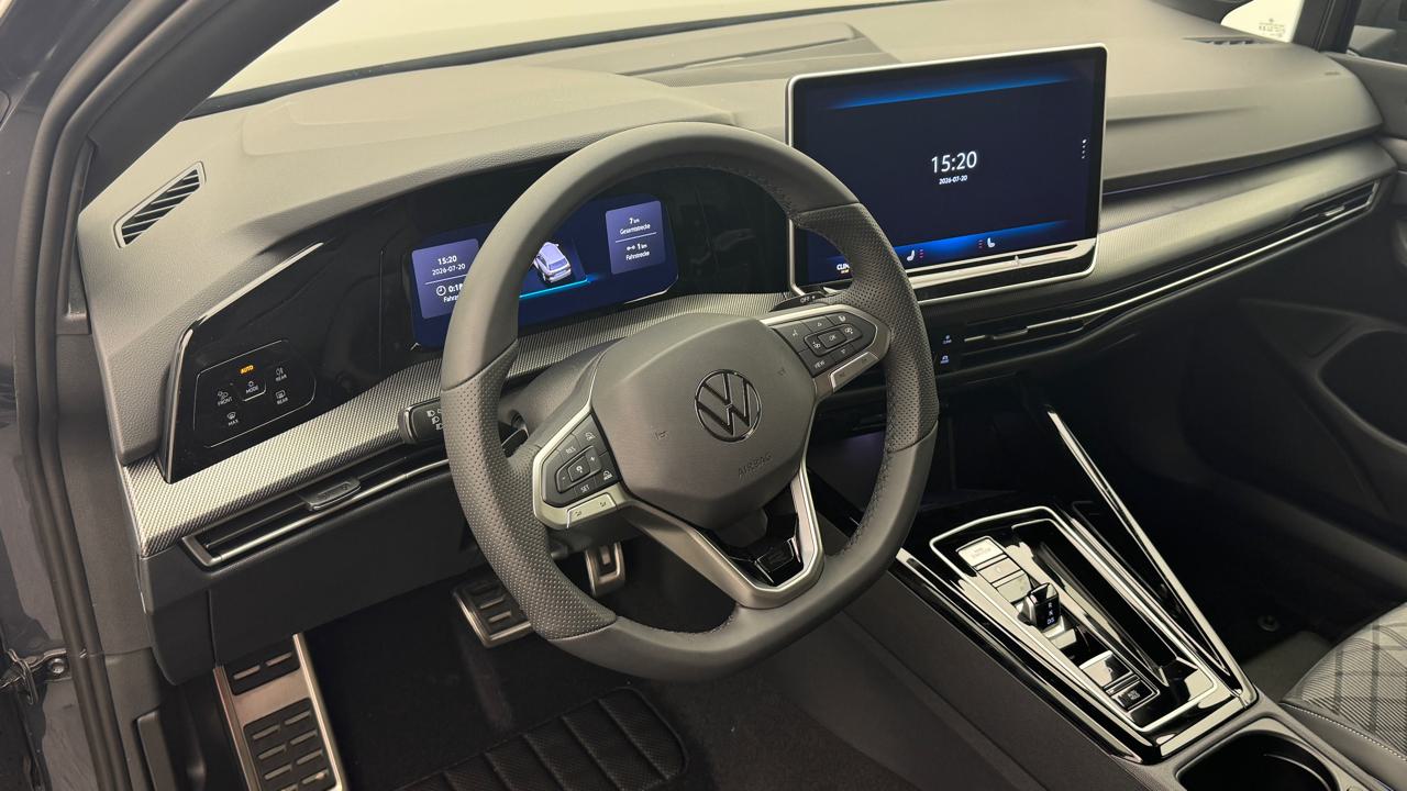 VW<br>Golf VIII Variant 1.5 eTSI mHEV R-Line