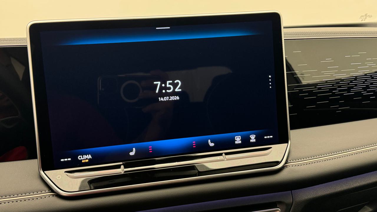 VW<br>Tiguan 2.0 TDI SCR Elegance 4Motion DSG