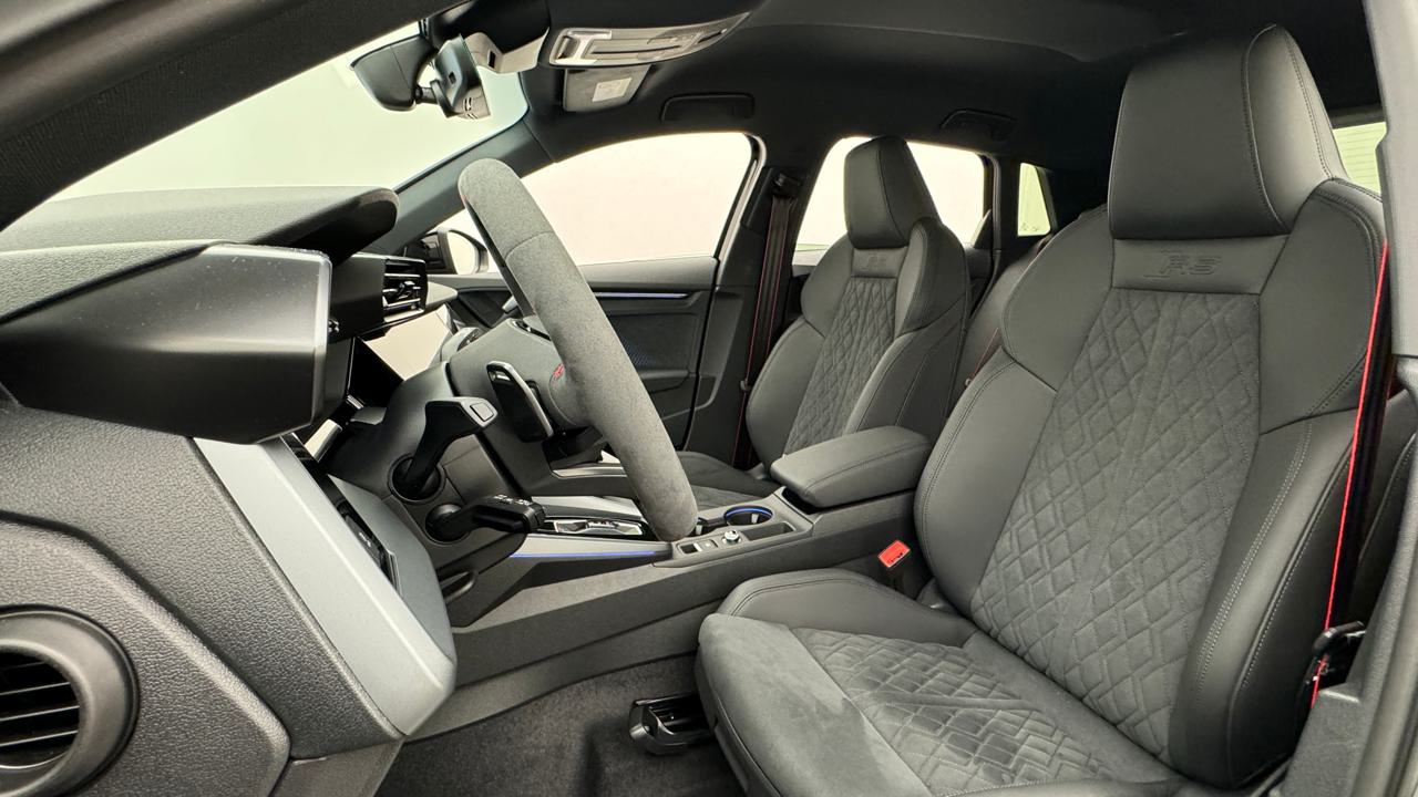 Audi<br>RS3 Sportback 2.5 TSI quattro S-tronic