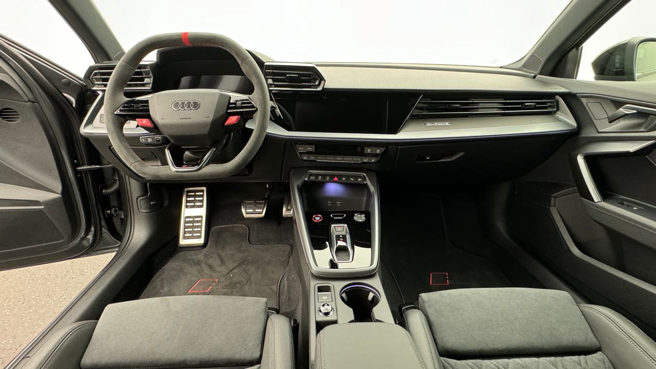 Audi<br>RS3 Sportback 2.5 TSI quattro S-tronic