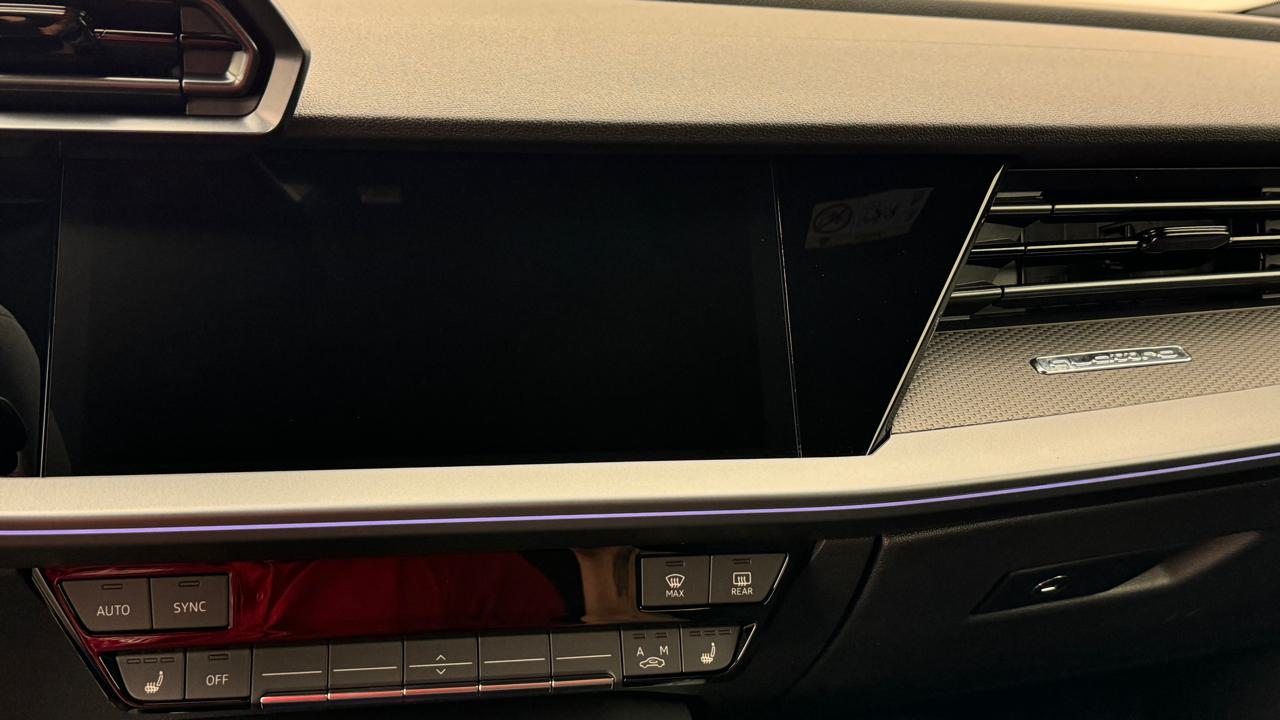 Audi<br>RS3 Sportback 2.5 TSI quattro S-tronic