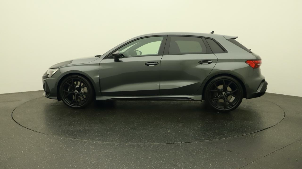 Audi<br>RS3 Sportback 2.5 TSI quattro S-tronic