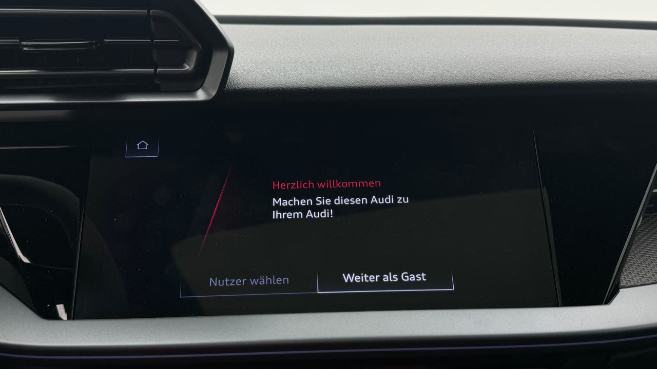 Audi<br>RS3 Sportback 2.5 TSI quattro S-tronic