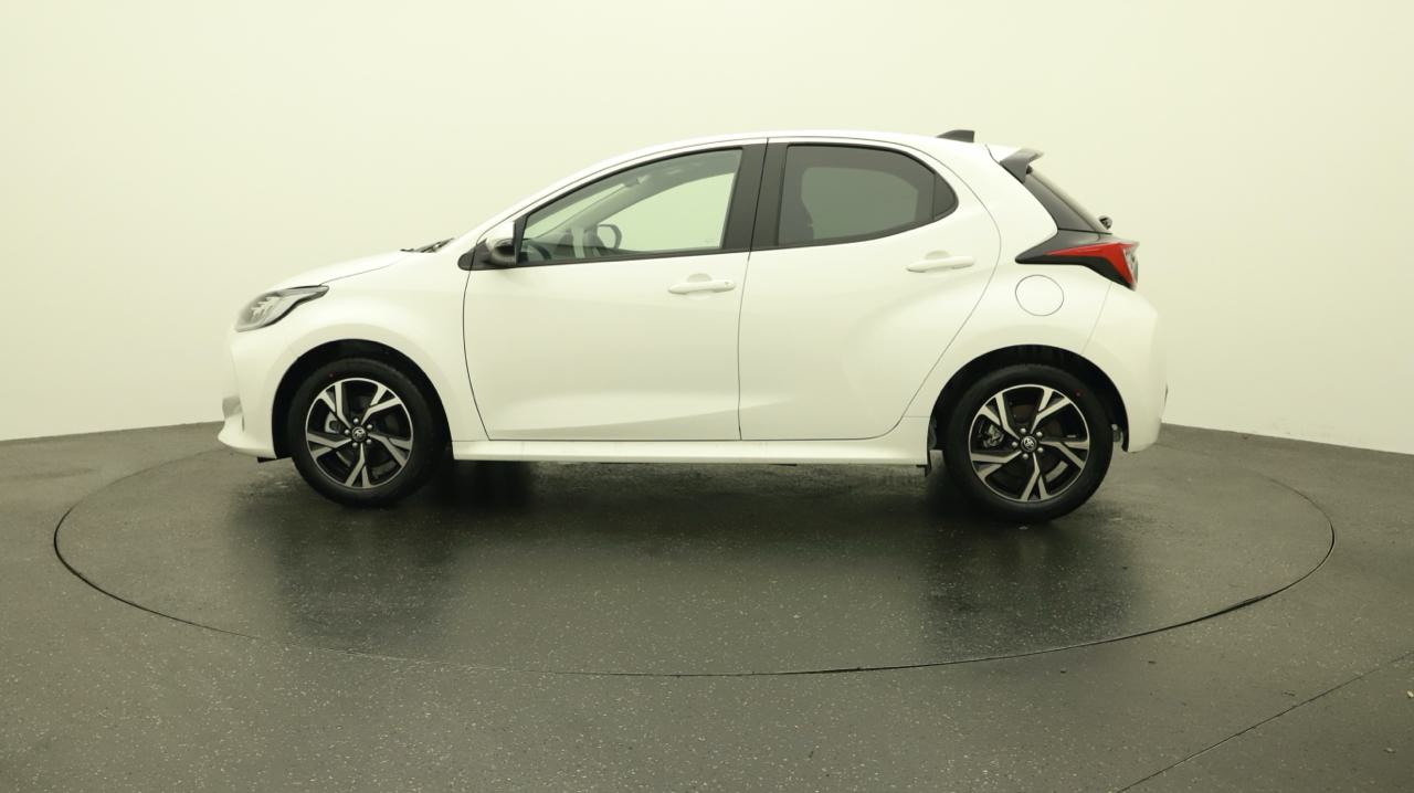 Toyota<br>Yaris 1.5 Sport e-CVT