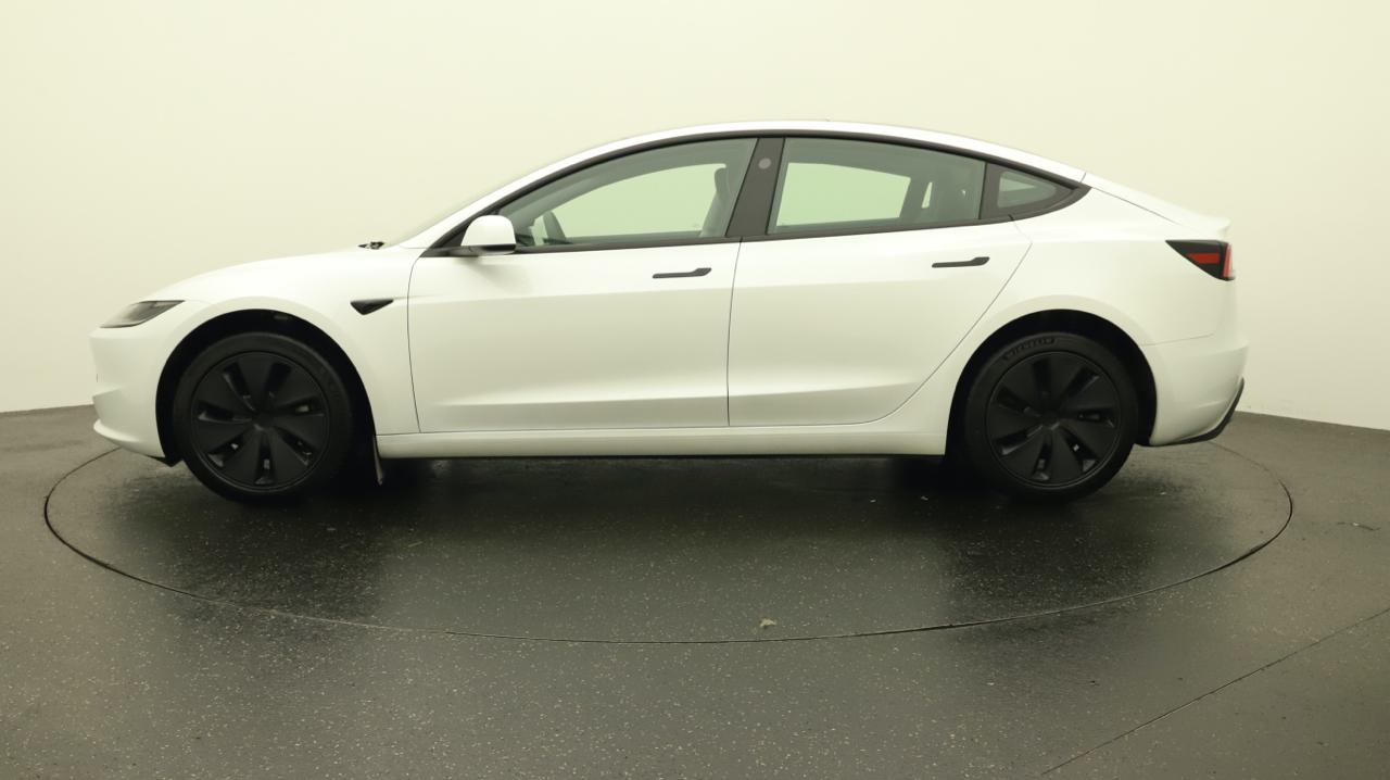 Tesla<br>Model 3 Long Range RWD