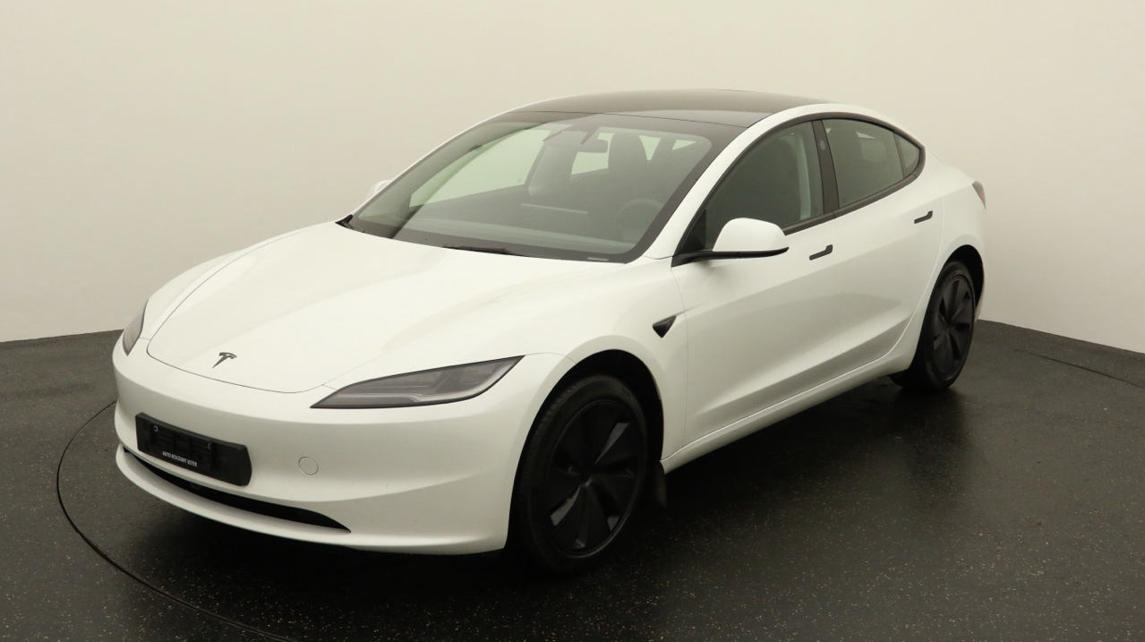 Tesla<br>Model 3 Long Range RWD