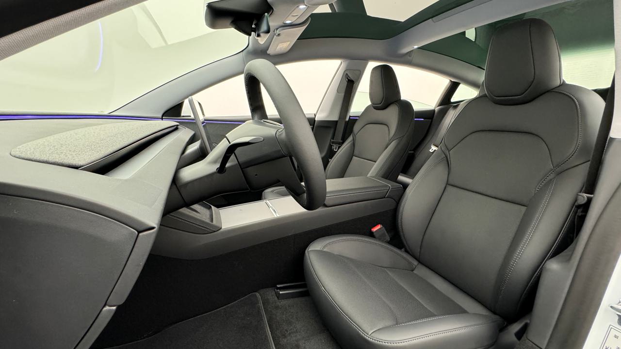 Tesla<br>Model 3 Long Range RWD