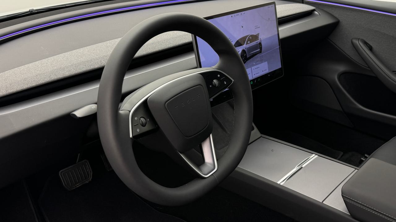 Tesla<br>Model 3 Long Range RWD