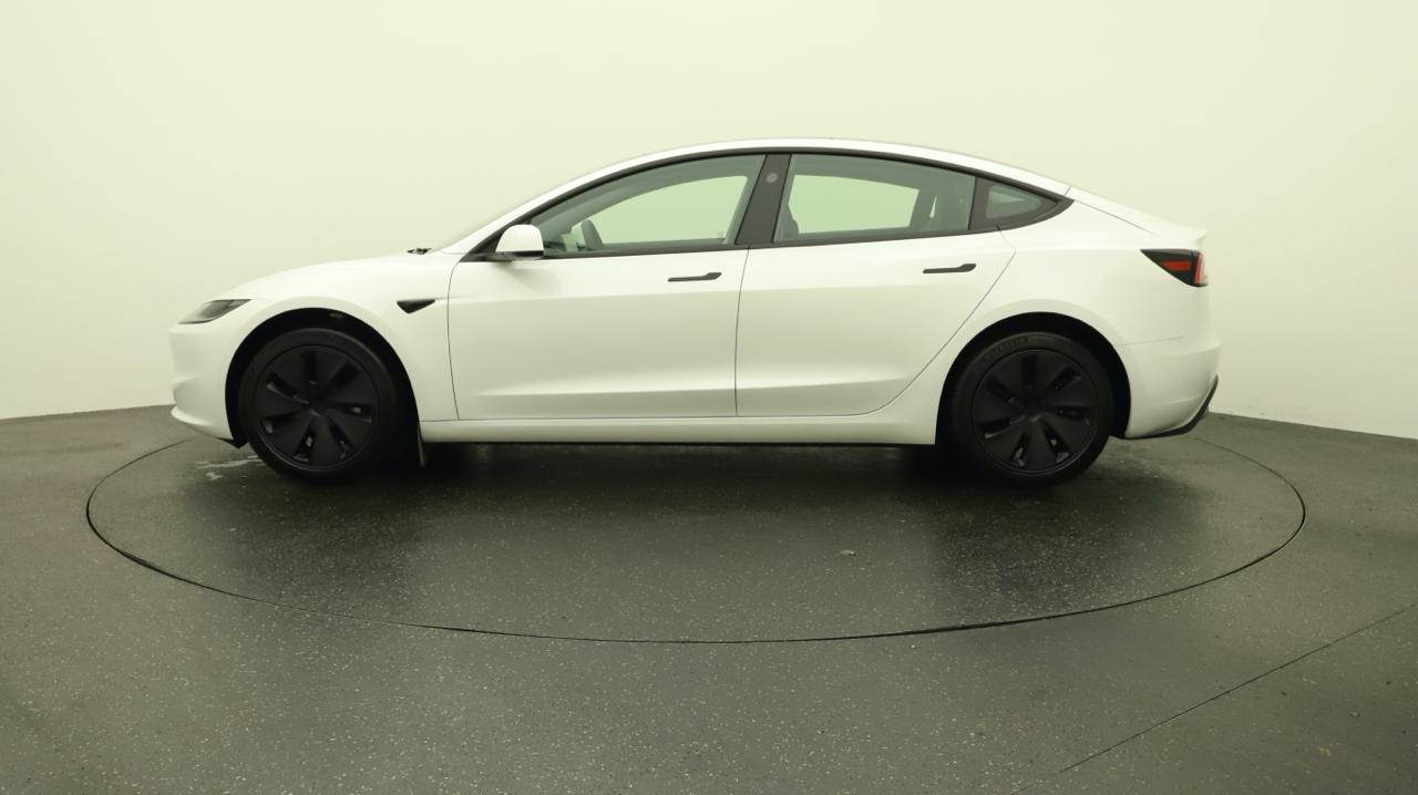 Tesla<br>Model 3 Long Range RWD