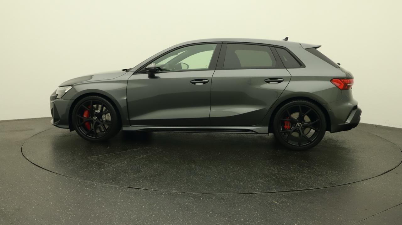 Audi<br>RS3 Sportback 2.5 TSI quattro S-tronic