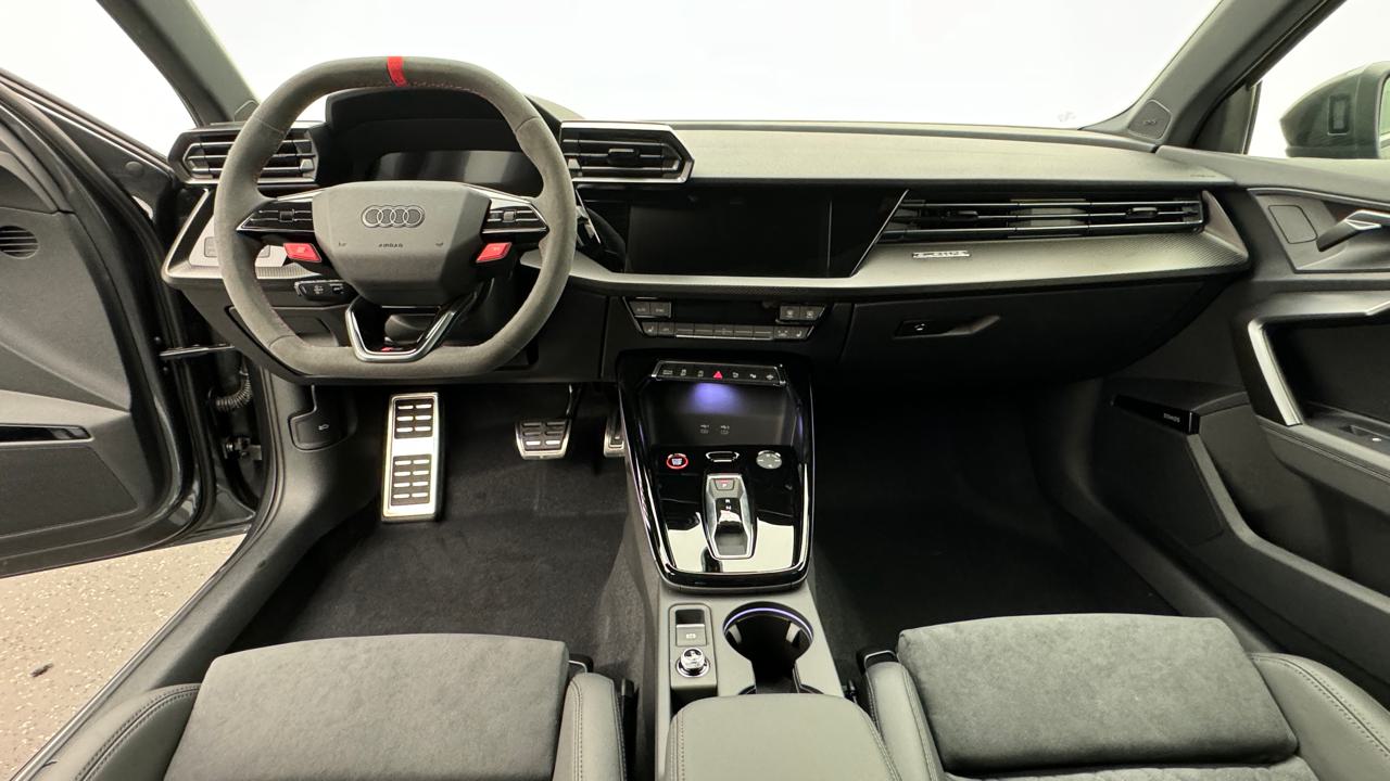 Audi<br>RS3 Sportback 2.5 TSI quattro S-tronic