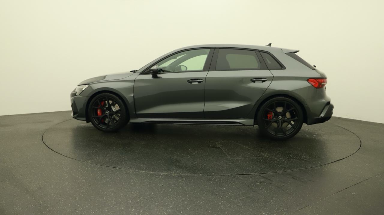 Audi<br>RS3 Sportback 2.5 TSI quattro S-tronic