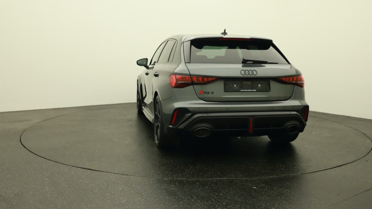 Audi<br>RS3 Sportback 2.5 TSI quattro S-tronic