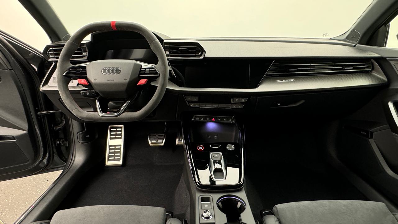 Audi<br>RS3 Sportback 2.5 TSI quattro S-tronic