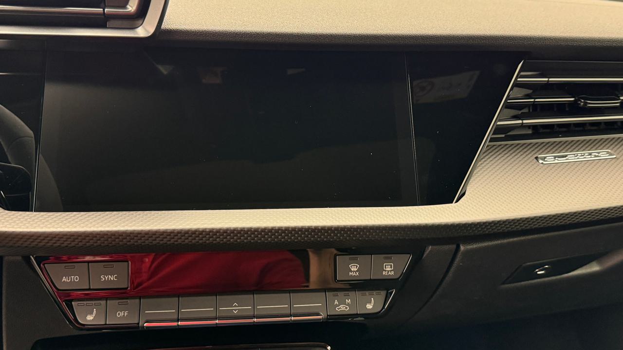 Audi<br>RS3 Sportback 2.5 TSI quattro S-tronic