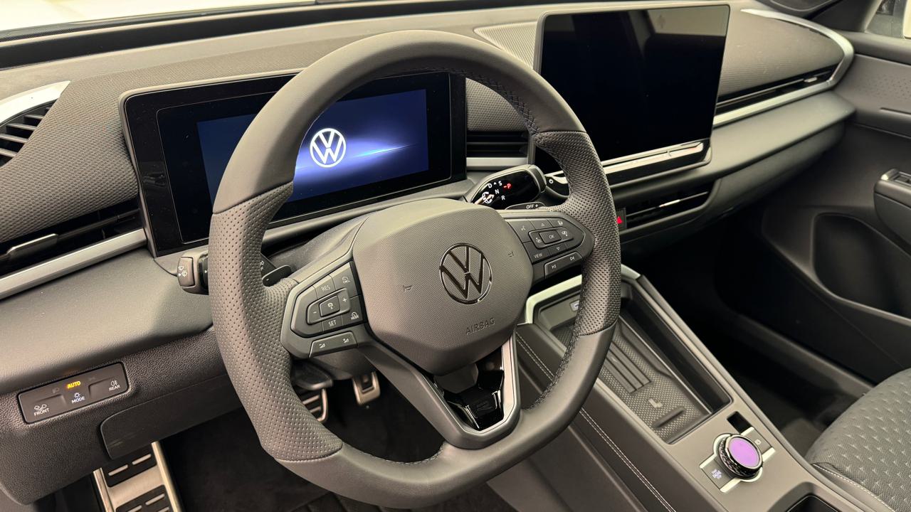VW<br>T-Roc 1.5 eTSI mHEV R-Line DSG