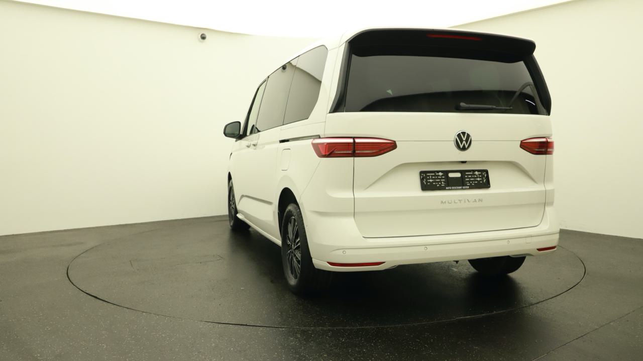 VW<br>Multivan 2.0 TSI Life DSG