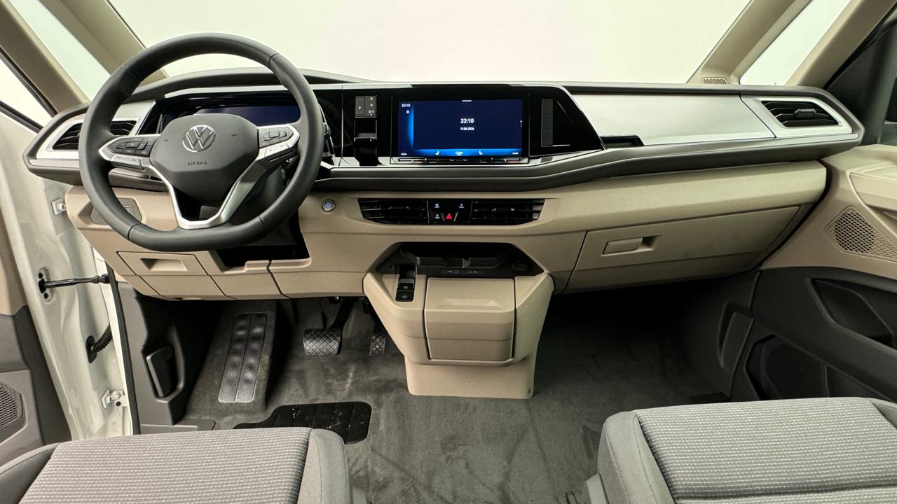 VW<br>Multivan 2.0 TSI Life DSG