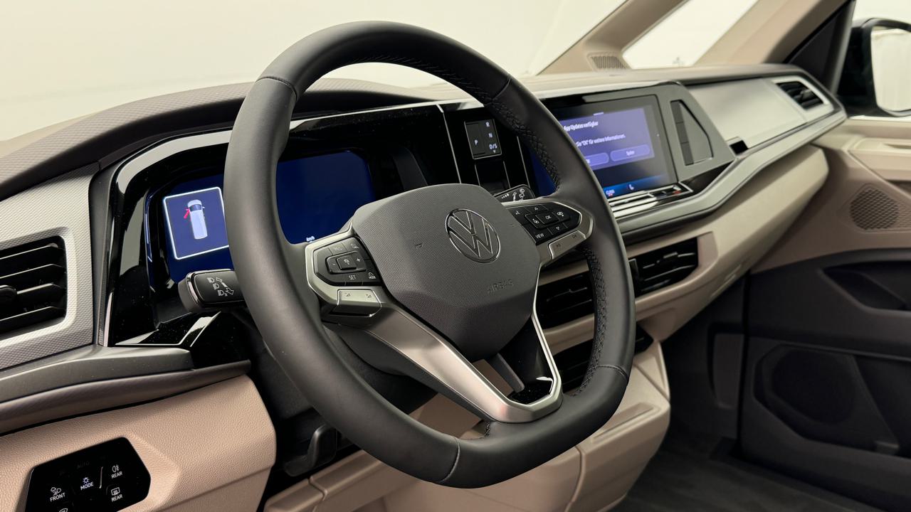 VW<br>Multivan 2.0 TSI Life DSG