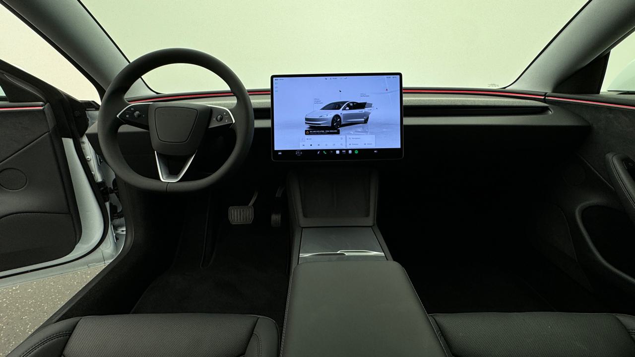 Tesla<br>Model 3 Long Range Dual Motor AWD