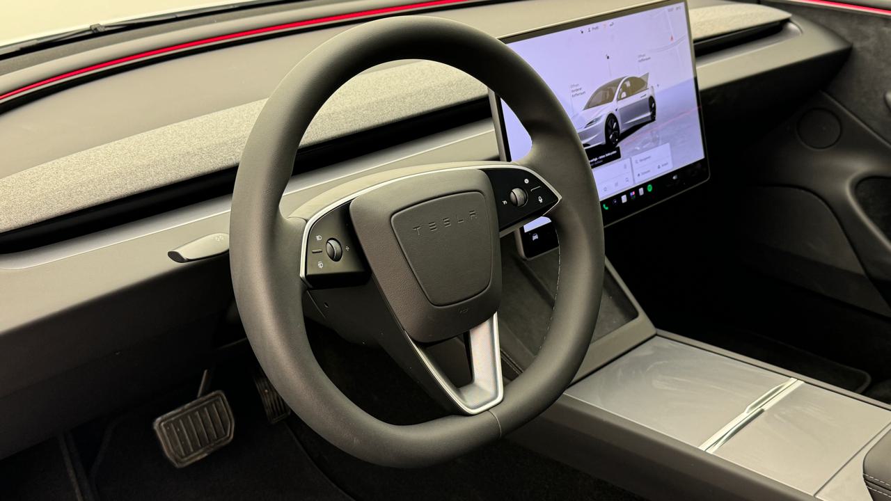 Tesla<br>Model 3 Long Range Dual Motor AWD