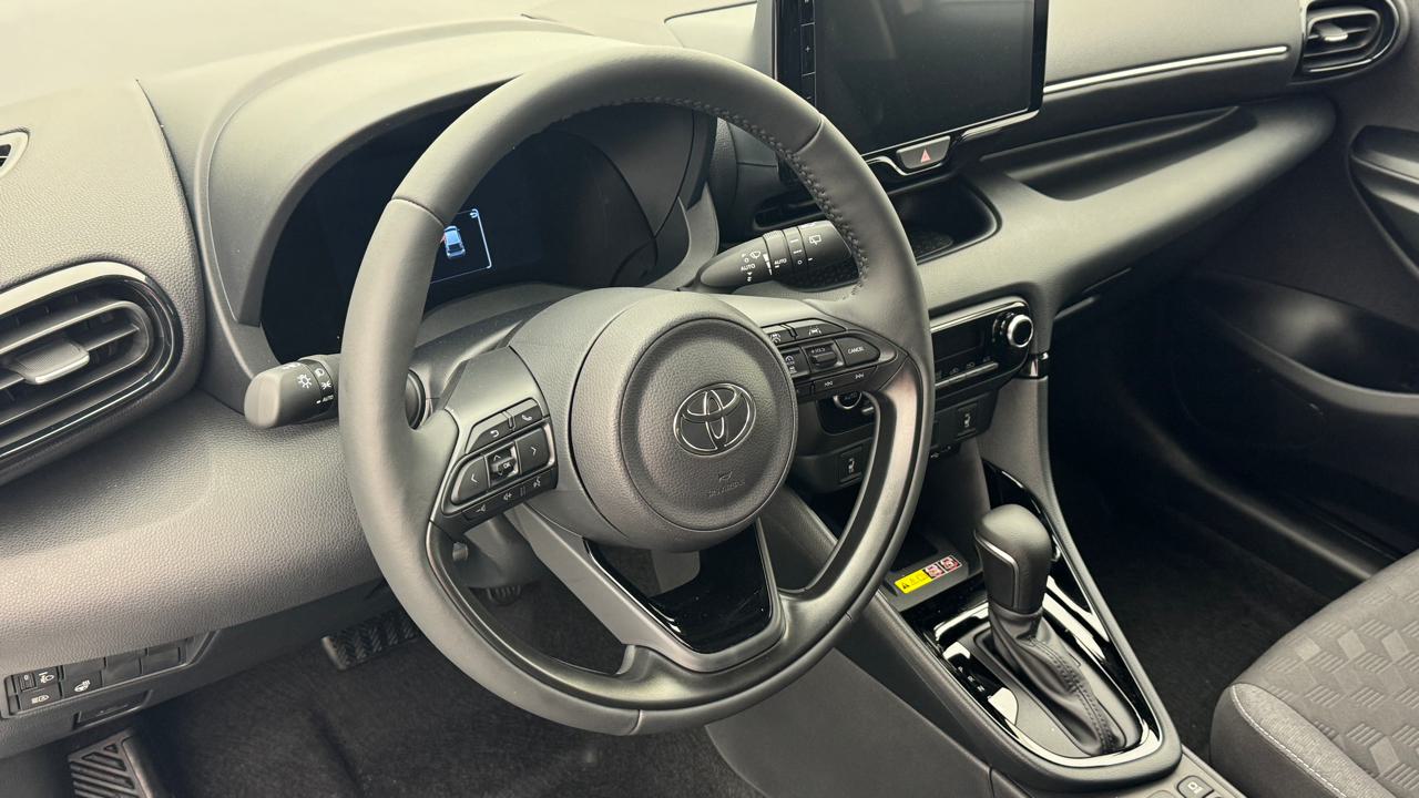 Toyota<br>Yaris 1.5 Sport e-CVT