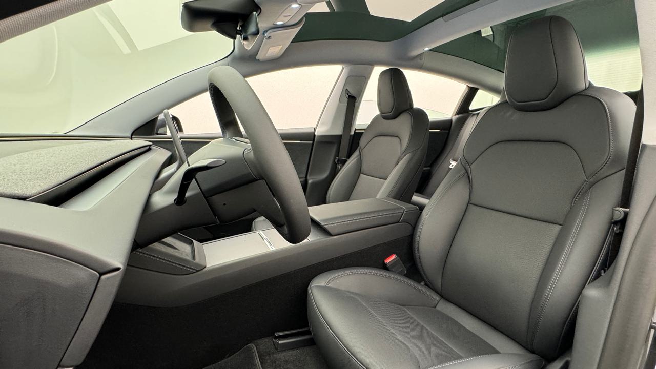 Tesla<br>Model 3 Long Range Dual Motor AWD