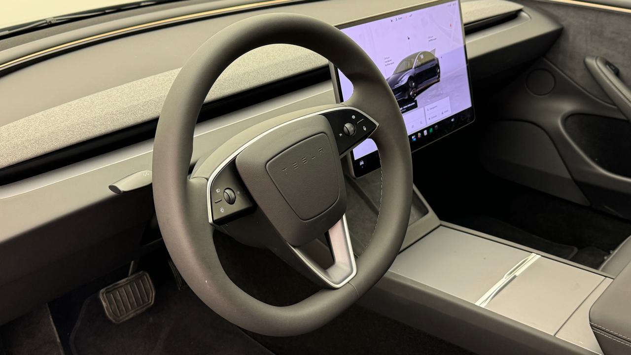 Tesla<br>Model 3 Long Range Dual Motor AWD